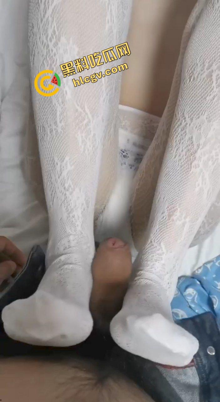 日照实验高中闷骚女学霸【王桉柠】学习压力太大 和社会人开房做爱缓解 独家流出！-7