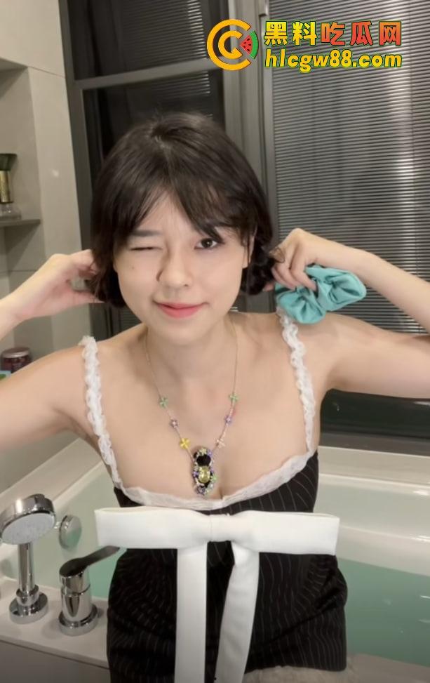 宅男女神『 沫子 』早期和榜一大哥啪啪视频流出，叫床浪到不行，小母狗本性暴露无遗！-11