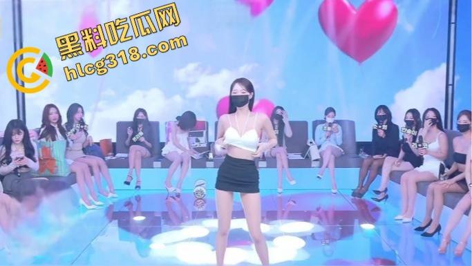 韩国妹子团播乳量爆表，一水儿的大奶圆碗，谁还看咱这边的擦边鬼打灯？深夜点进去刺激到睡不着觉！-1