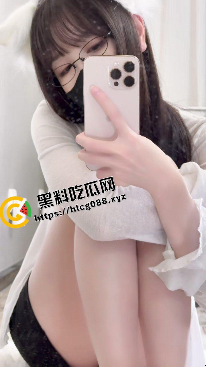 抖音极品模特福利姬骚鸡【白白姐姐】擦边小网红主动就有故事，与大哥多体位白丝爆干骚逼！-2