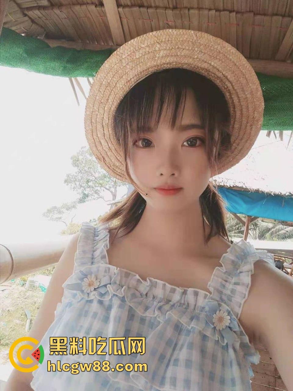 眉山白领小萝莉【王可欣】为前途甘愿献身，清纯皮下骚货制服诱惑勾领导，酒店嫩屄被干肿！-4