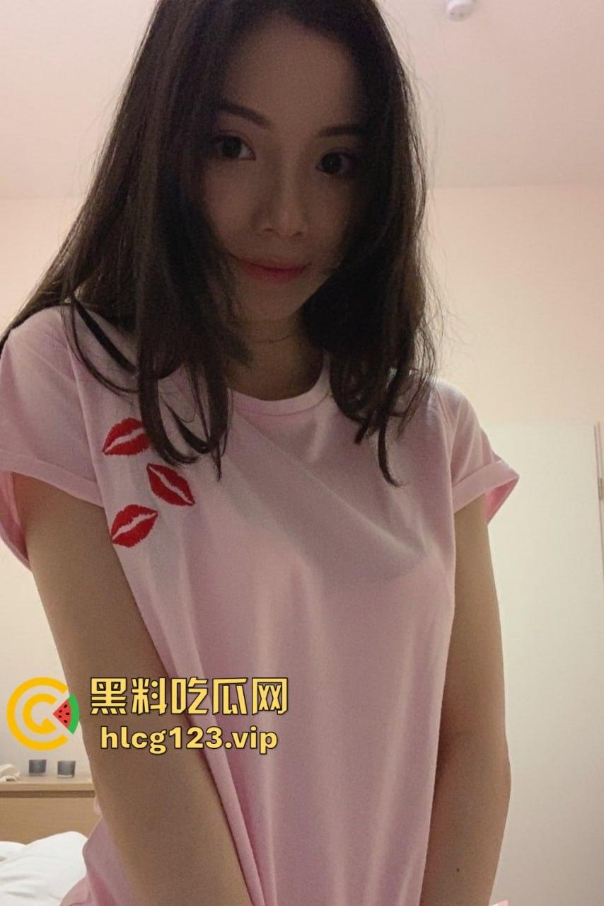 留学期间玩嫩妹Alyssaje，脸穴同框自慰！馒头小骚穴水多润滑，回国后再无此等骚逼！-63