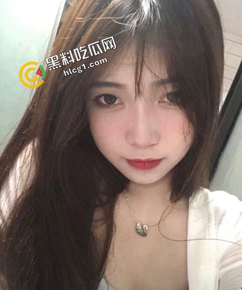 河北传媒学院『陆芝』背着男朋友和其兄弟3P 俩大屌进行前后夹击 骚叫不停-2