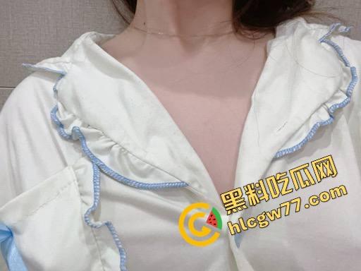 合肥『左珊』高校刚毕业，白丝黑丝来回换，Cos小母狗自拍自慰给金主看，毕业前酒店被操到嗓子发哑！-4