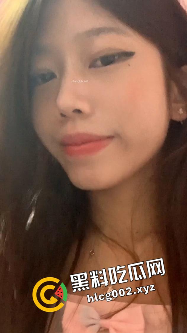 洛丽塔萝莉千元定制流出！翻白眼 嫌弃着看小穴 阿黑颜 喉咙展示让人想把整根塞进去-8