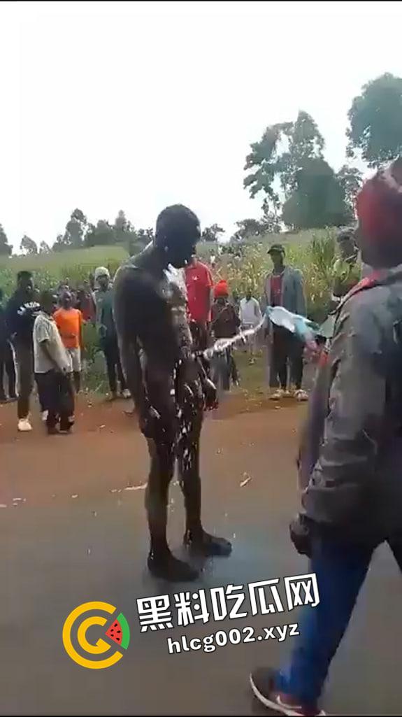 尼哥就是狠！南非尼哥虐待小孩 被抓到后活活烧死 惨不忍睹-1