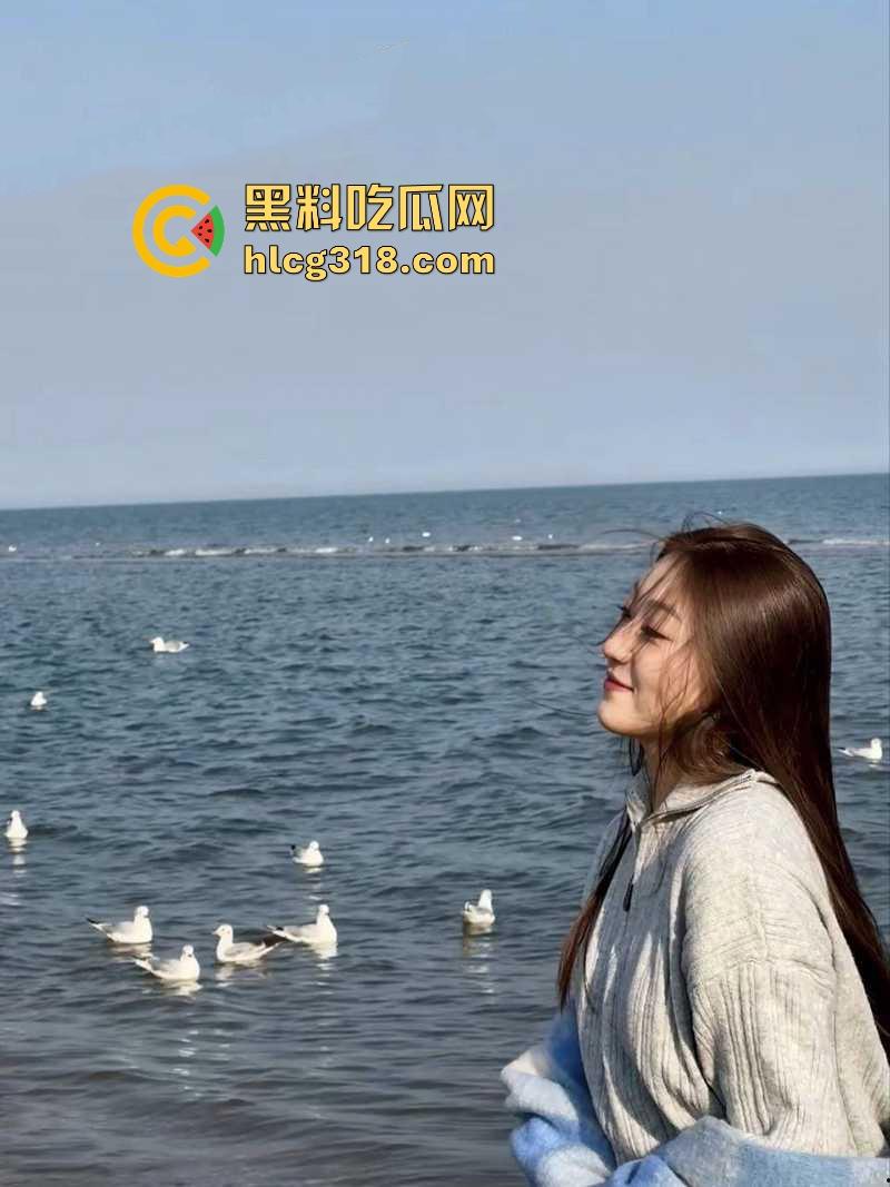 社交软件约炮极品高颜值美术生【刘晃晃】 丰满蜜桃臀被后入爆操 露脸口交深情舔屌 反差感拉满！-3