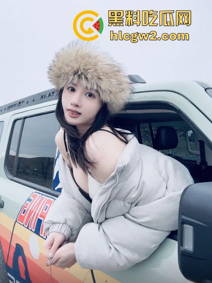 抖音30万粉丝骚鸡福利姬『人间真实小baby』直播露奶子 真空出门玩漏奶，36C露点疯狂撩大哥！-18