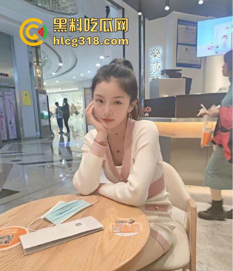 广西职业学院学生妹【薛雯雯】给男友私拍福利流出，清纯反差露脸口交，娇嫩身躯淫荡自慰，反差十足。-4