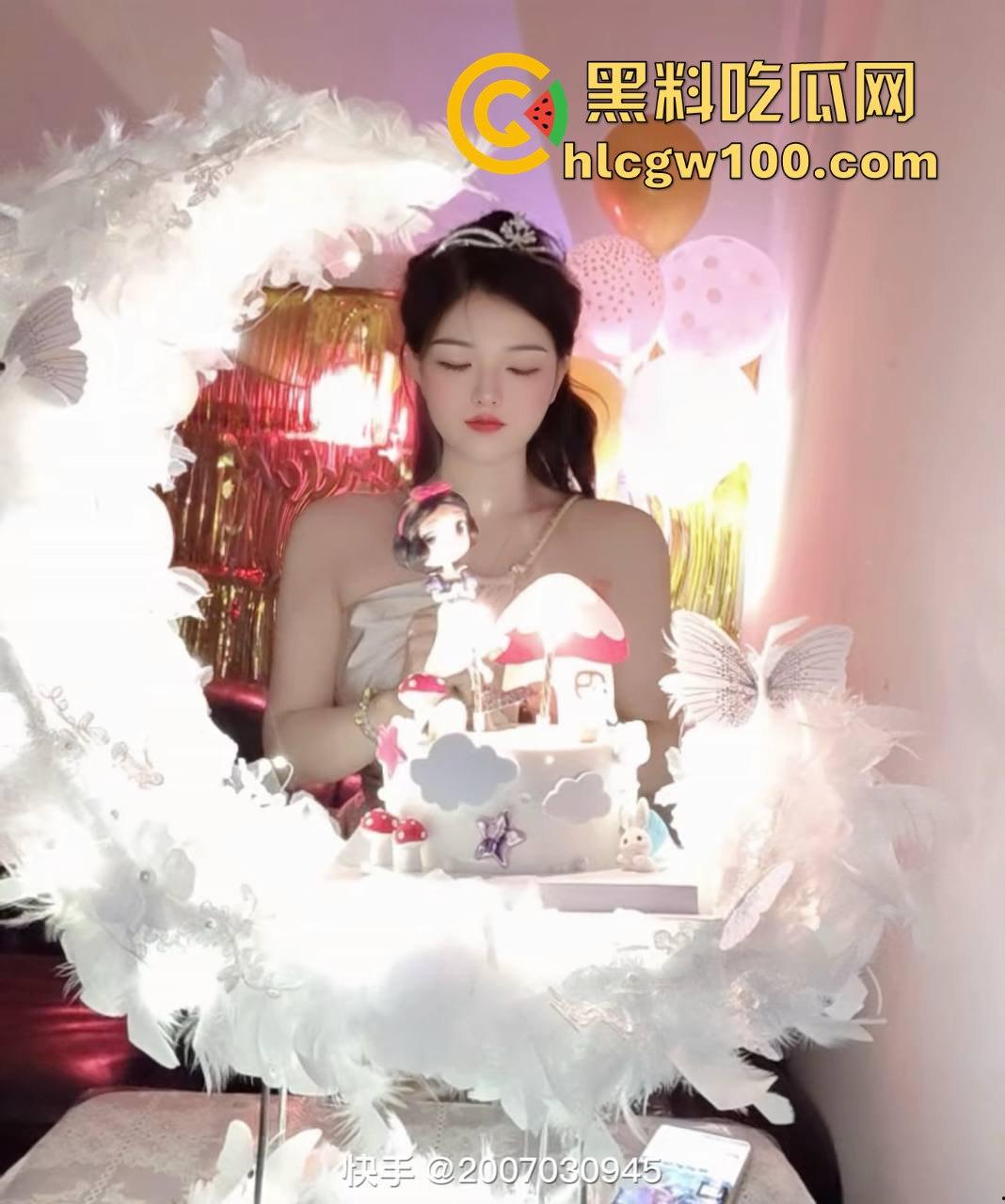 回馈瓜友！快手巨乳网红【36G大馒头】收费福利流出， 极品身材丰乳肥臀全裸，这胸像假的一样。-5