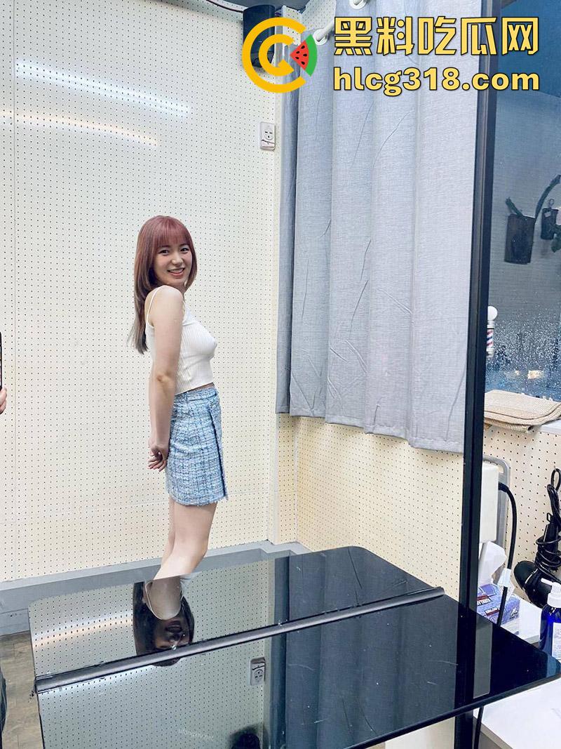 香港巨乳女同大学生【karin】，身材凹凸有致，奶大臀翘极致性感，和女友互舔鲍香艳无比！-3