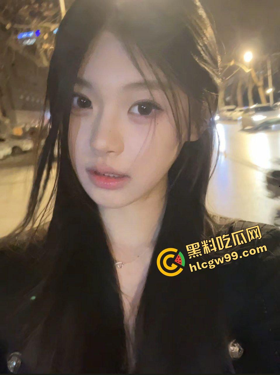 杭州滨江房地产销售骚鸡【方熙】为豪表大哥提供买房送逼，多场景各种后入猛操骚逼！独家曝光流出！-1