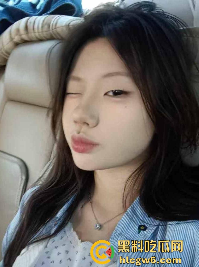 河南20岁骚货【李琦】风骚视频曝光 黑丝连体情趣内衣大跳骚舞 自慰高潮湿到滴水 骚货天花板就是她！-4