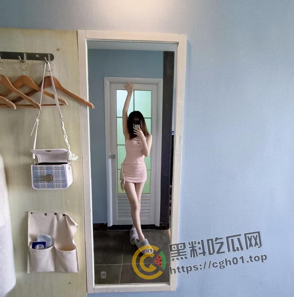 烟台理工学院母狗【安兆晨】反差婊装清高 叫声又浪又骚 自慰揉奶子勾引男人视频被流出-21