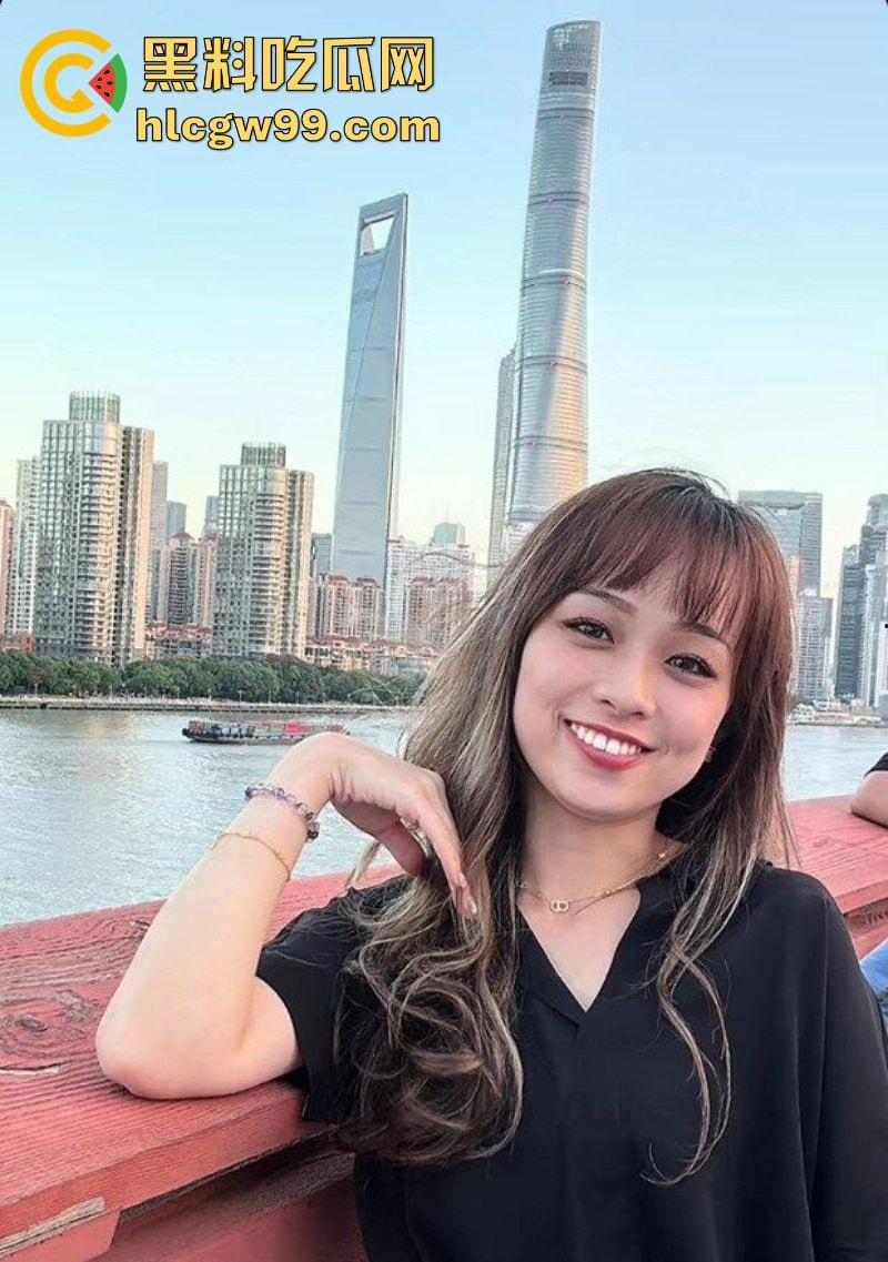 千万粉丝网红【吃不饱仨战士小翔】性爱视频泄密，与女友疯狂大战，露脸自拍玩到极致，性瘾之强让人羡慕！-7