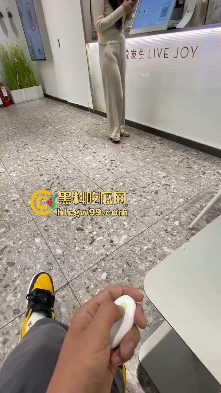 正确的情人节礼物！小恶魔内裤穿上，户外调教淫荡大母狗，淫水狂喷高潮连连，内容炸裂！-7