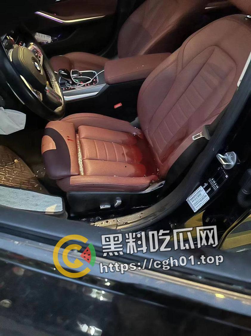 昆山龙哥在世！司机吐痰到路人身上还嚣张骂人  被路人拿起西瓜刀砍死 现场血腥画面流出-6