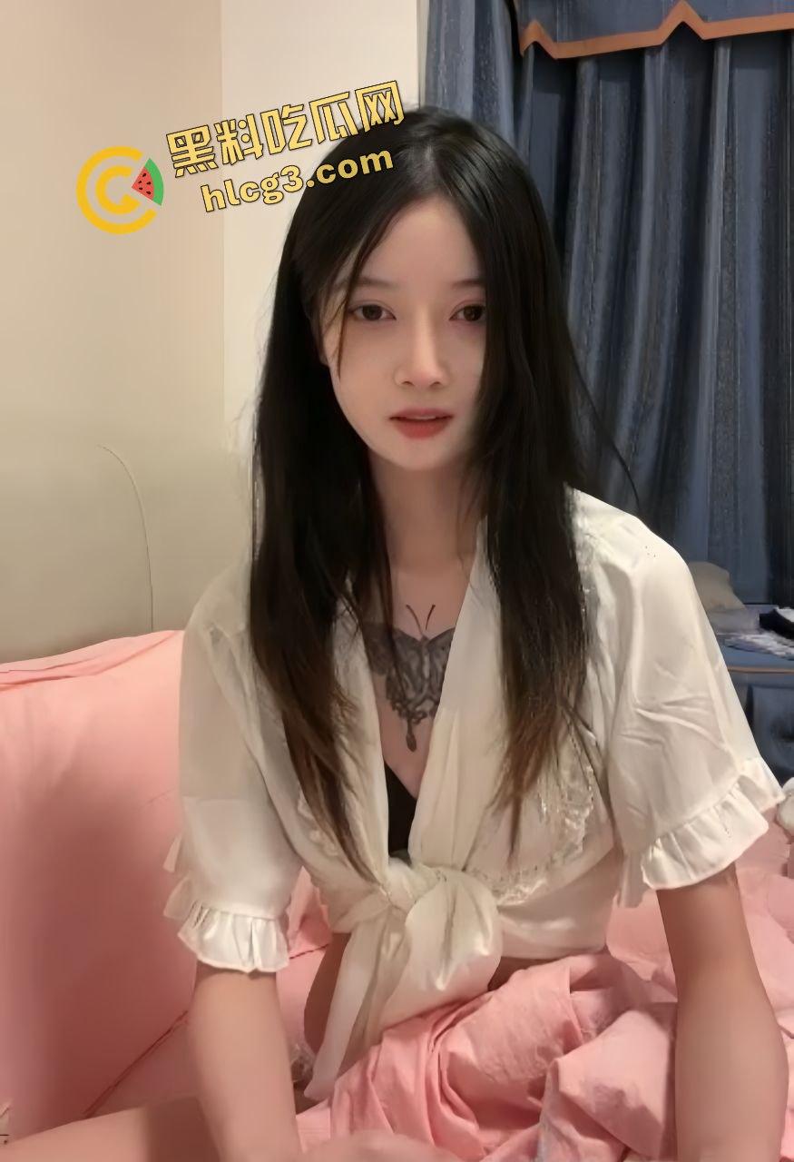 高颜值新人白虎反差婊『小蝴蝶飞』下海直播做爱 胸口纹身吸睛 调教开发性爱淫荡一绝-2