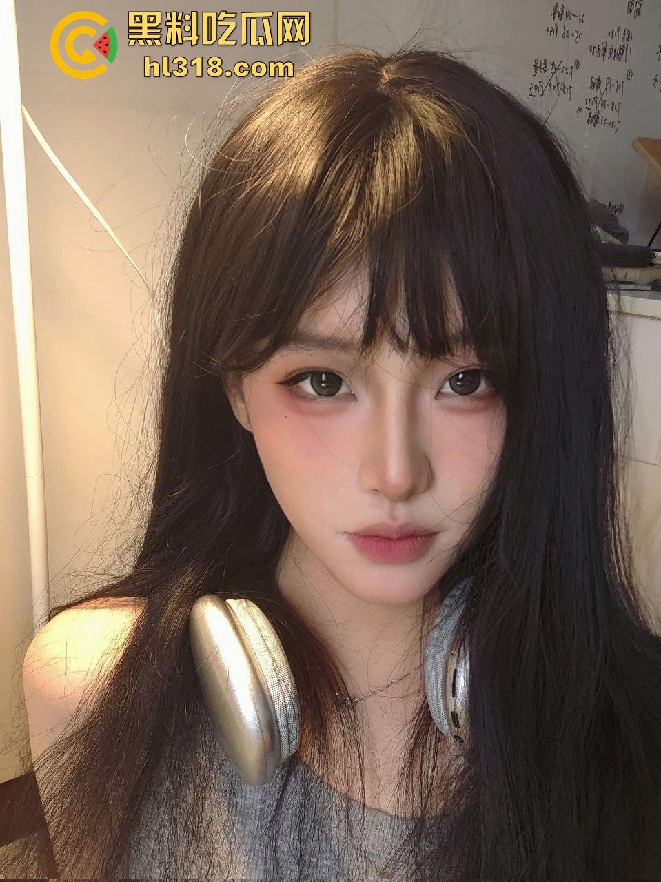 推特神秘嫩乳美女，私拍电击自虐视频流出，沉迷电击快感无法自拔，电击腰肢至全身震颤！-1