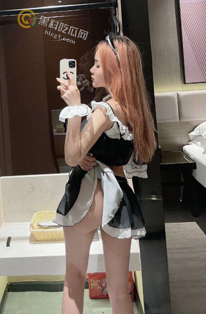 高颜值反差婊yuyu新作曝光！黑丝女仆双飞现场视频引发全网狂欢！-11