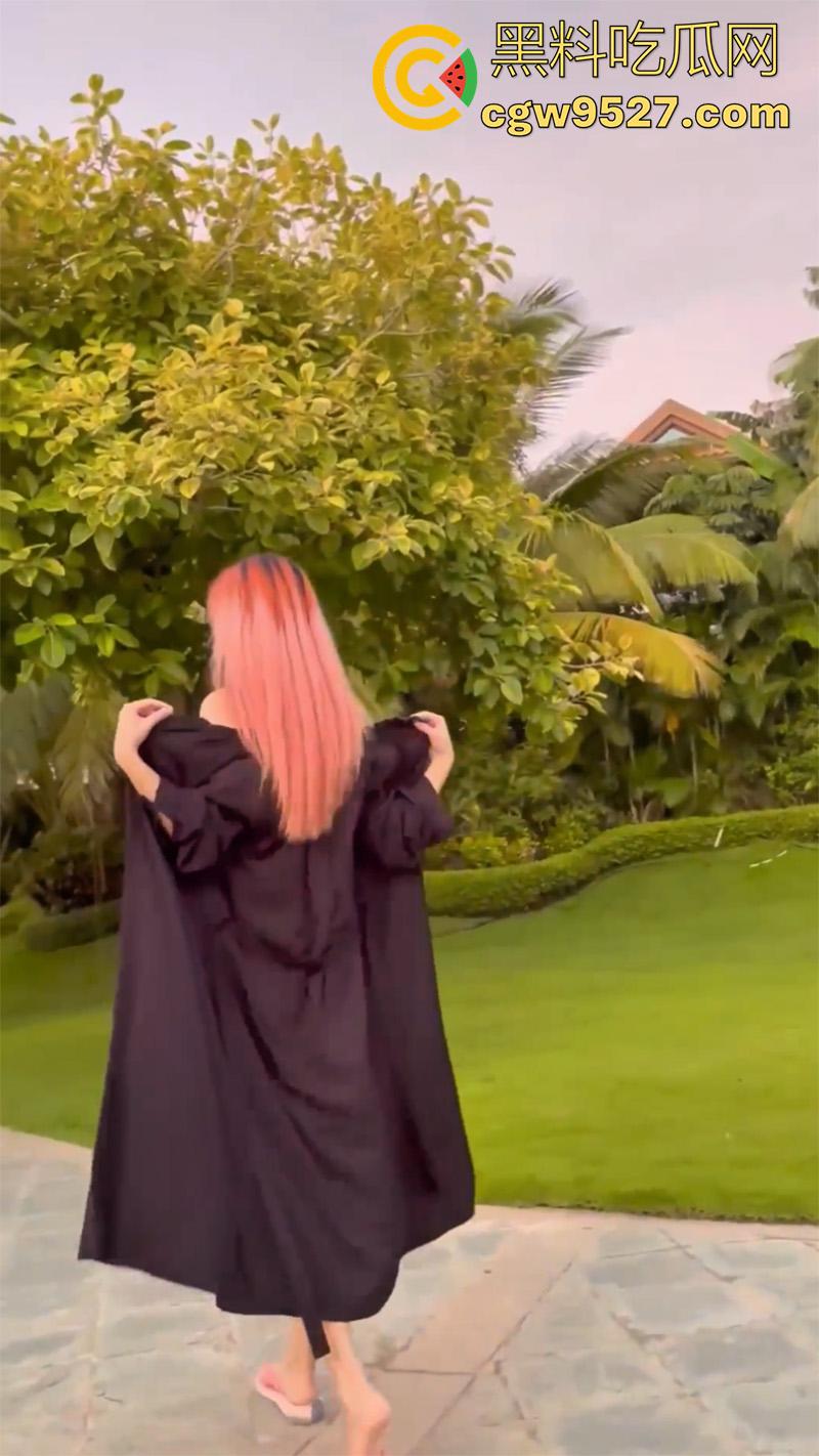 顶级长腿翘臀母狗【露娜000】，超爱露出的极品人妻少妇，美腿白嫩翘臀饱满，这身材真是无敌了啊！-3