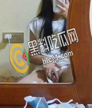 抖音快手几十万粉丝网红 太子妃 高中生时期自拍流出 丰满的奶子粉嫩的鲍鱼很骚气 老弟太正点了！-4