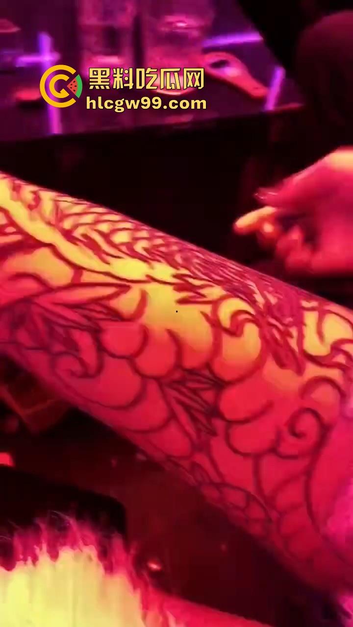 玩归玩闹归闹夜店里面别拍照！大城市夜店精彩瞬间流出，都是极品身材的骚货，还是你们会玩！-3