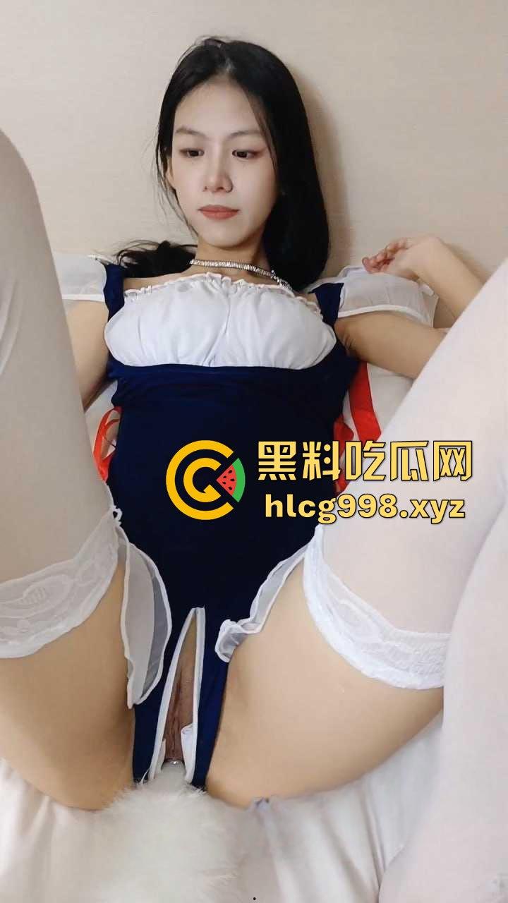 未涉世的00后嫩妹真好拿下！不到三千搞定白丝足交黑丝后入，粉嫩私处让人欲仙欲死！-9