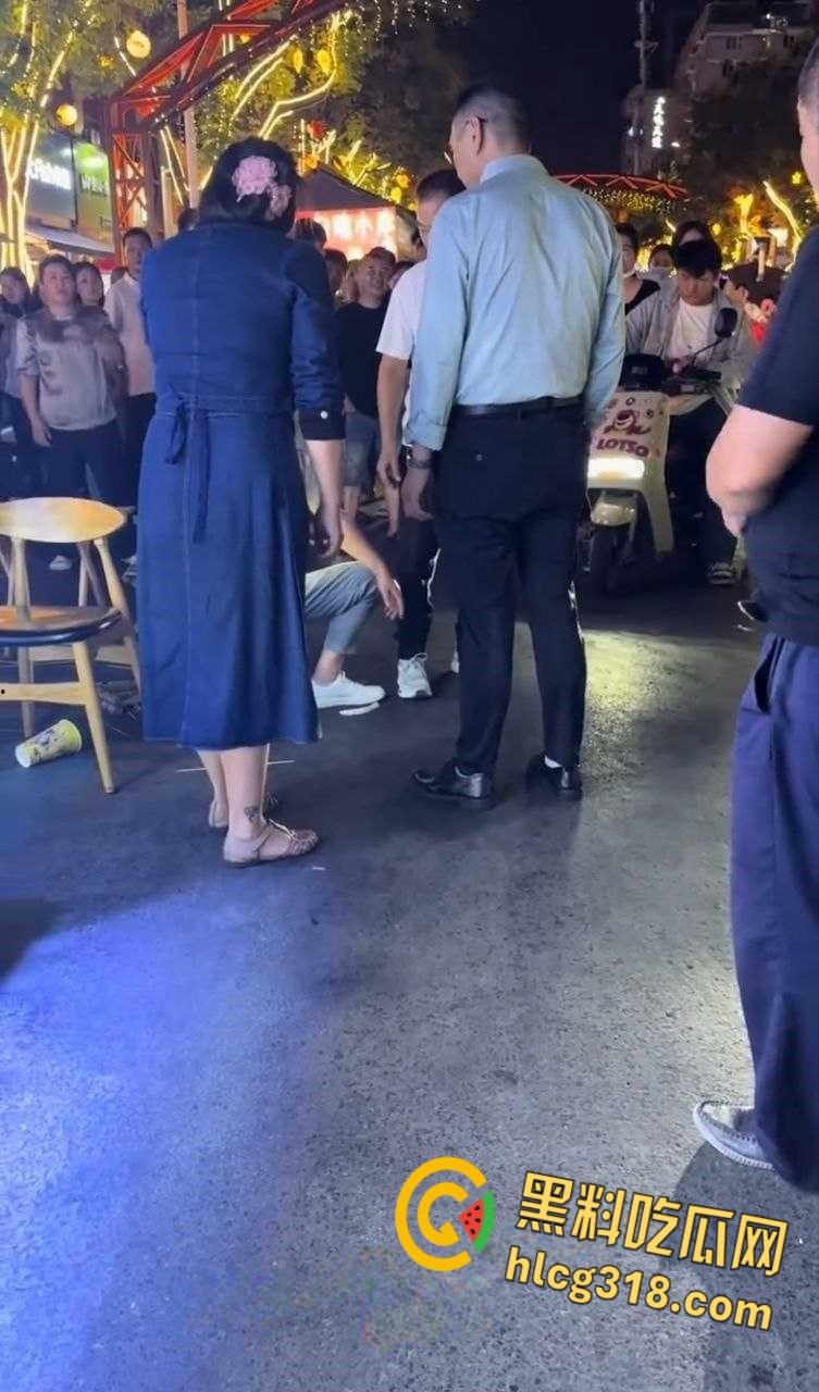 被打了9个耳光还被踹了一脚，男子全程未还手，这种情况能拿到多少赔偿呢？真是泼妇！-4