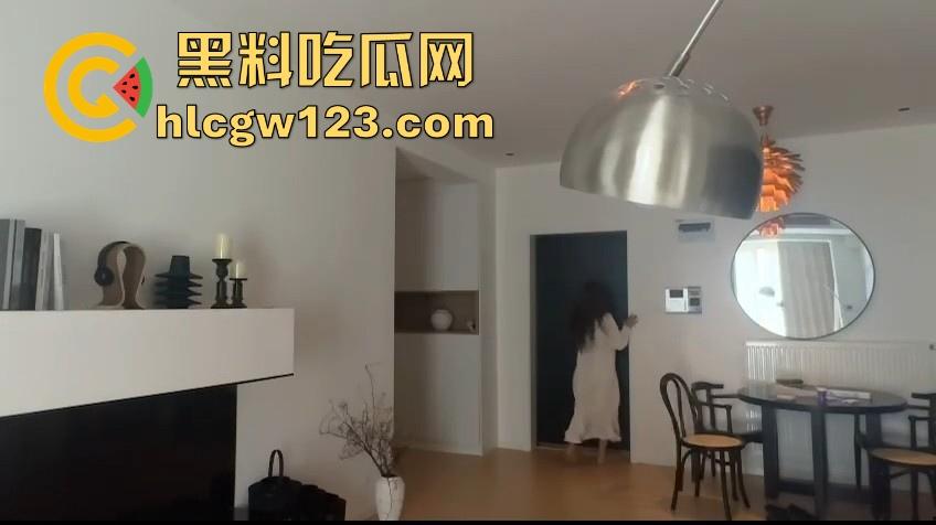 异地情侣民宿相见 包都还没放下就见面先舔一下 独特的见面方式 第三次世界大战一触即发！-3