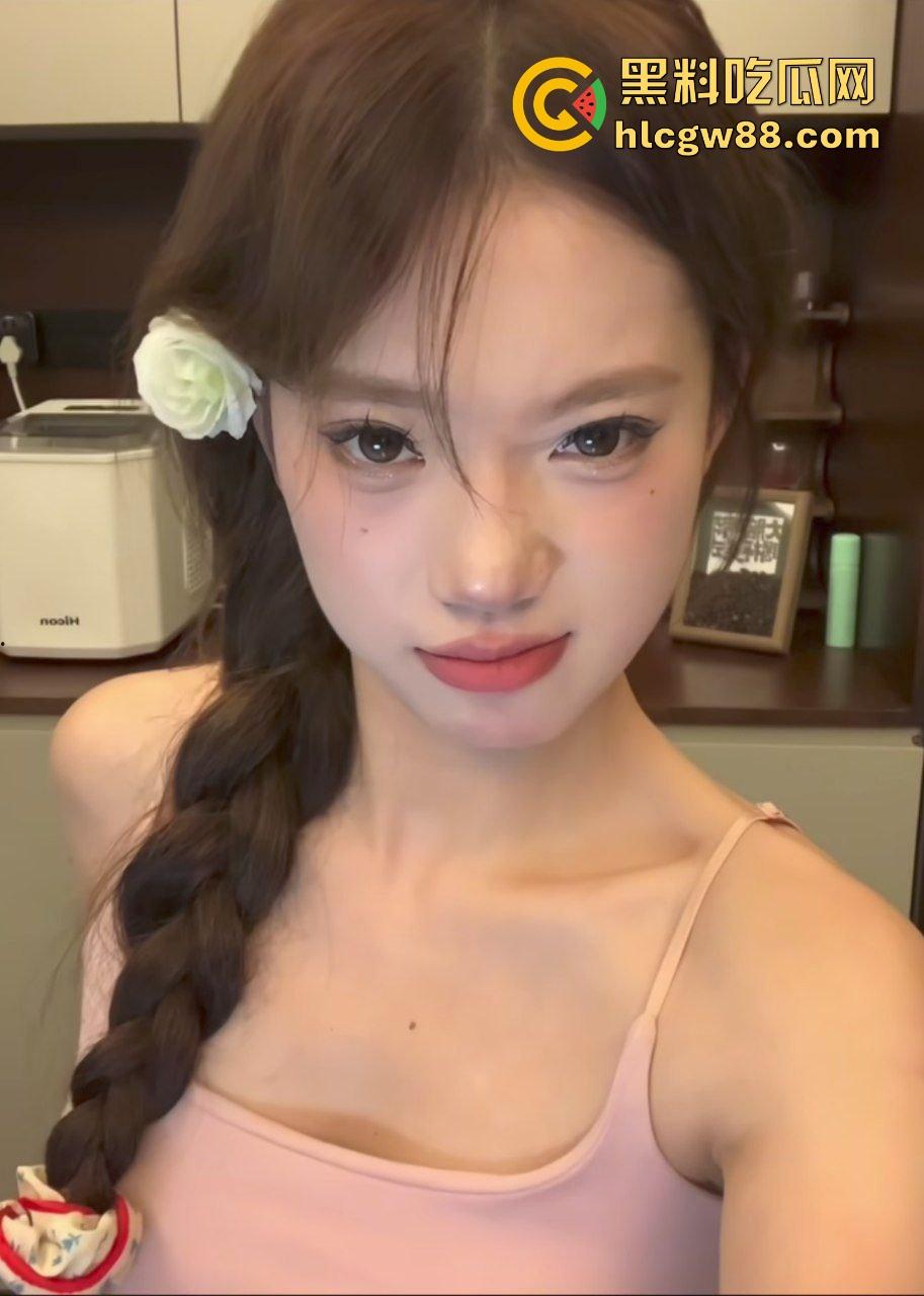 抖音纯欲反差女神化妆网红【我没瘦】私下约炮土豪哥酒店做爱，无套爆操内射后将视频曝光！-3