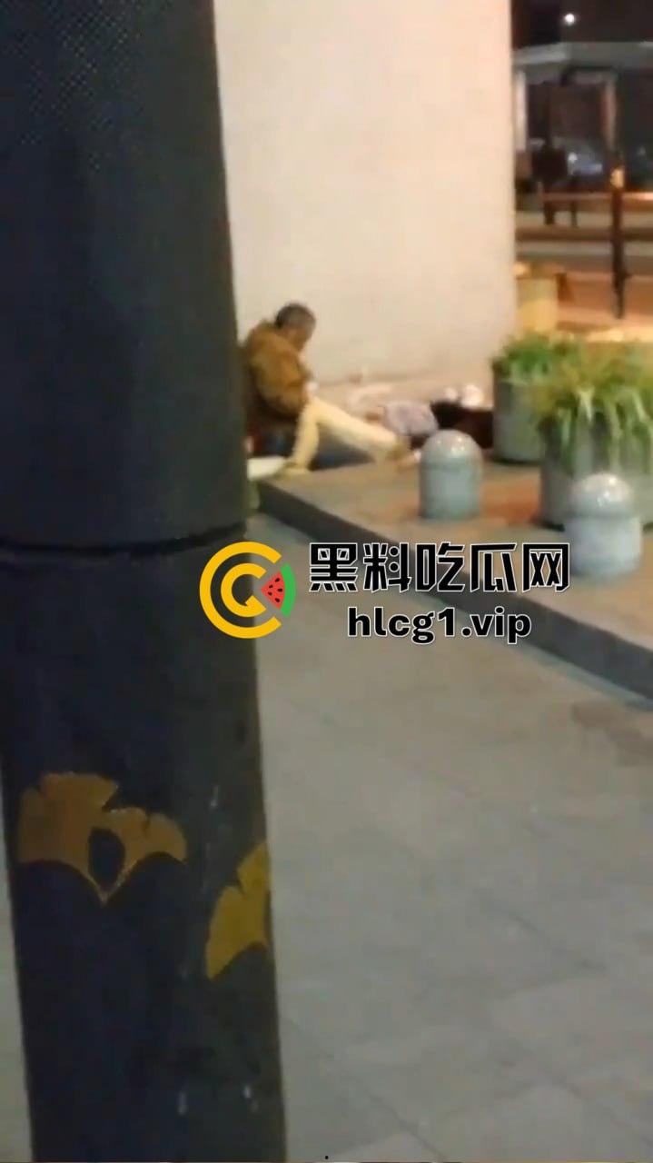 醉酒女孩惨遭流浪汉毒手！大阪捡尸强奸无套内射，恐怖现场曝光！-8