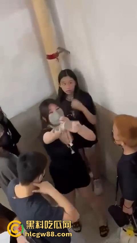 香港少女遭童党围殴,被十几人包围狂扇耳光,事隔半年才敢报警,霸凌太嚣张了吧?-1