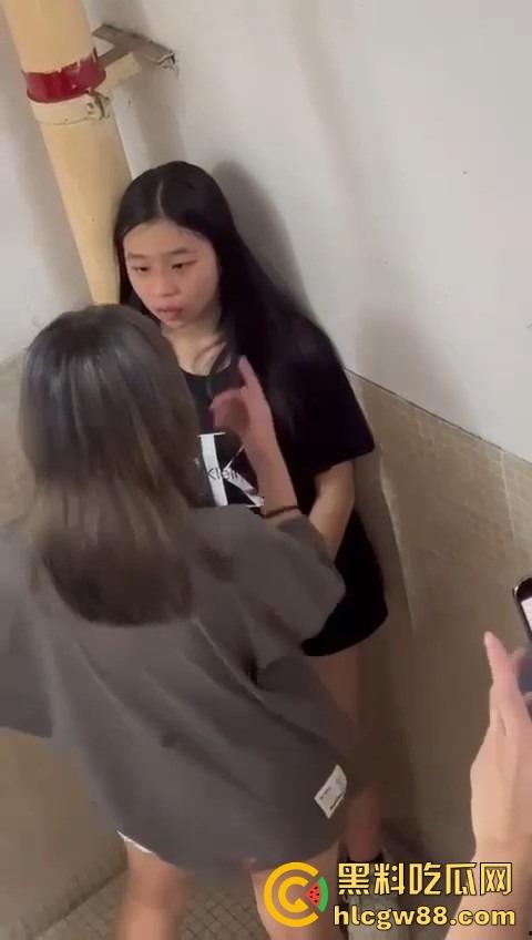 香港少女遭童党围殴,被十几人包围狂扇耳光,事隔半年才敢报警,霸凌太嚣张了吧?-7