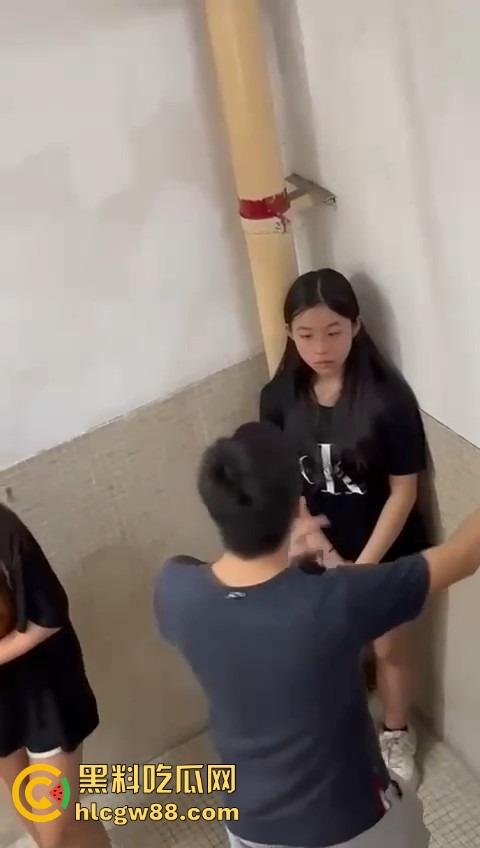 香港少女遭童党围殴,被十几人包围狂扇耳光,事隔半年才敢报警,霸凌太嚣张了吧?-10