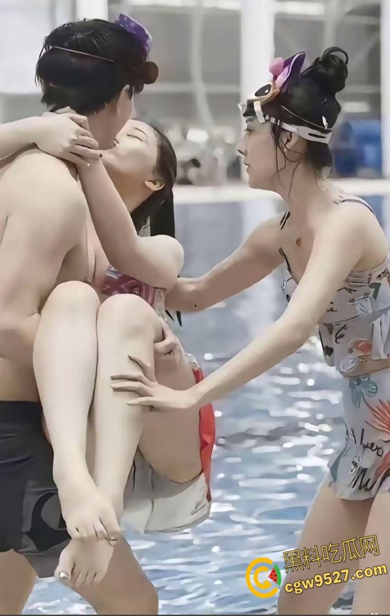 虞书欣陪睡风波！网传小花虞书欣拍一部戏睡一个男主角，私生活极其混乱，剧组夫妻玩的就是花！-13