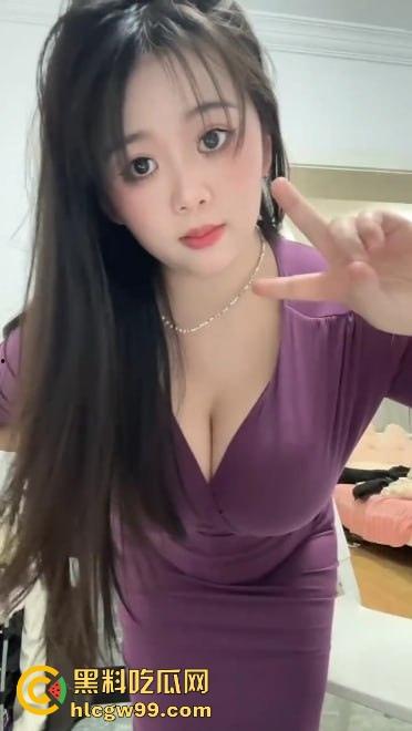 快手大奶少妇【官官】全裸给金主验货秀嫩逼，奶子晃瞎眼人老逼不老，只求有缘人操她黑逼！-2