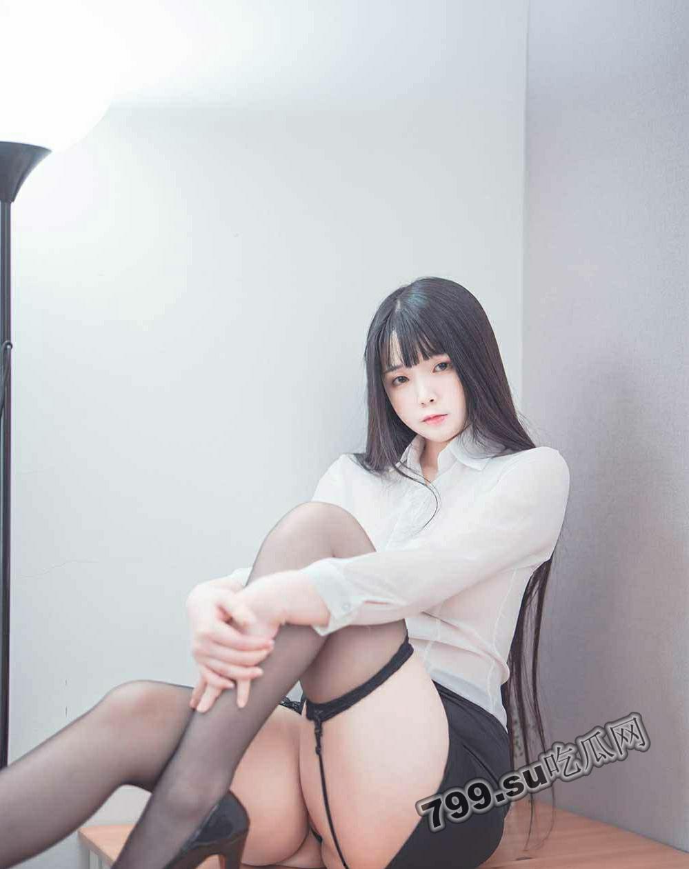 推特二次元卡哇伊 COSER 极品女神反差妹「落落 Raku」原版私拍视图-35