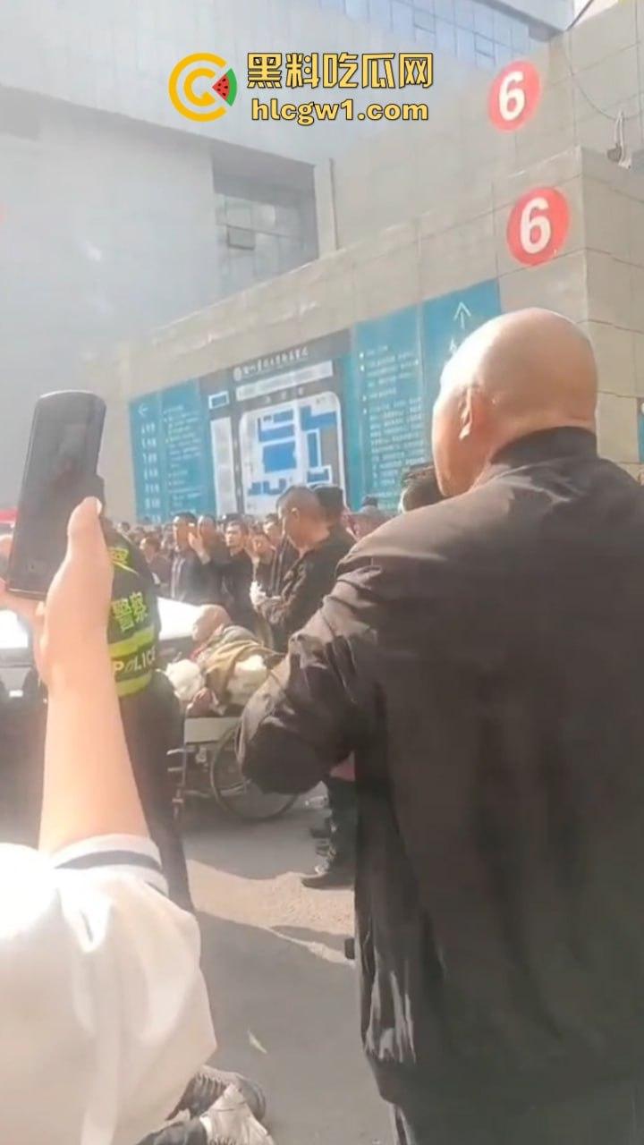 阑尾炎也能要人命？徐州二院割阑尾花费100万人还没了 人财两空家属大闹医院-6