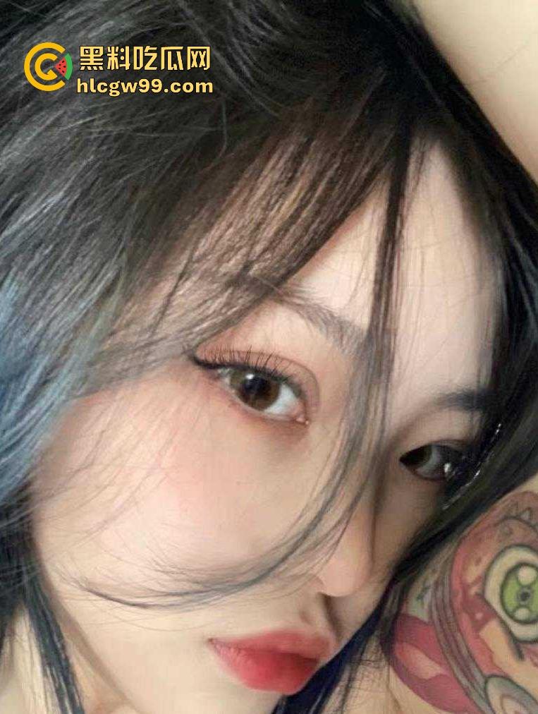 湖南高颜值反差金发母狗【李敖怡】约炮视频曝光，掐着脖子猛操白虎粉穴，内容炸裂！-3